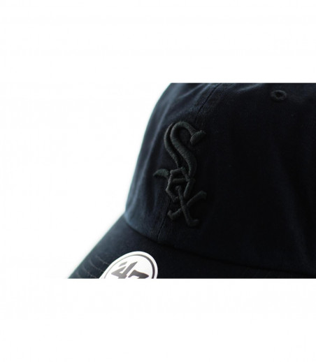 curva de negro gorra Sox